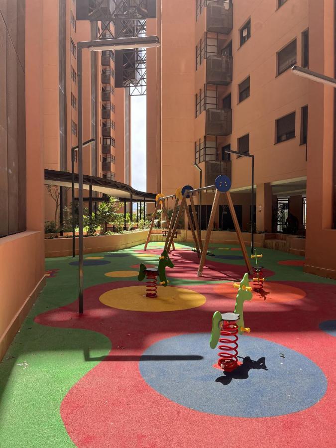 -Malagasunapts-Skygarden Teatinos Pool Playground Eksteriør billede