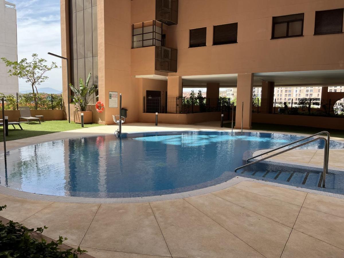 -Malagasunapts-Skygarden Teatinos Pool Playground Eksteriør billede